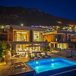 The M * Kaş